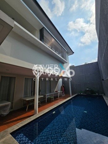 Dijual Rumah Premium dengan Fasilitas Sekitar Komplit di Sambikerep, Surabaya Dijual Rumah Premium dengan Fasilitas Sekitar Komplit di Sambikerep, Surabaya
