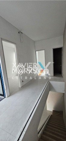 Ready to Use! Luxury House LT 100m2 Desain Elegan di Manyar Ready to Use! Luxury House LT 100m2 Desain Elegan di Manyar