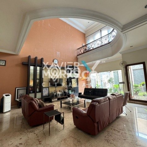 Rumah Elit Modern Tanpa Renovasi di Pakuwon Indah Surabaya Rumah Elit Modern Tanpa Renovasi di Pakuwon Indah Surabaya