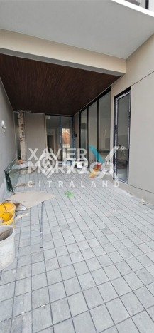 Ready to Use! Luxury House LT 100m2 Desain Elegan di Manyar Ready to Use! Luxury House LT 100m2 Desain Elegan di Manyar