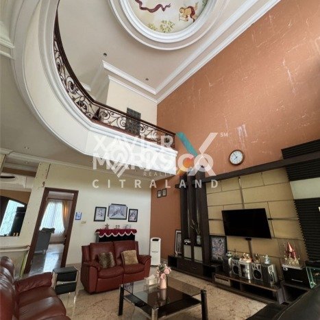 Rumah Elit Modern Tanpa Renovasi di Pakuwon Indah Surabaya Rumah Elit Modern Tanpa Renovasi di Pakuwon Indah Surabaya