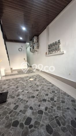 Kost Dijual di Surabaya Kota dengan 9 KT dan Luas 144m2 Kost Dijual di Surabaya Kota dengan 9 KT dan Luas 144m2