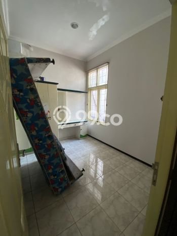 Rumah Exclusive LT 167m2m² / LB 300m2m² di Kawasan Nyaman , Surabaya Rumah Exclusive LT 167m2m² / LB 300m2m² di Kawasan Nyaman , Surabaya