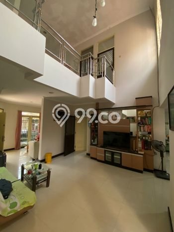 Rumah Exclusive LT 167m2m² / LB 300m2m² di Kawasan Nyaman , Surabaya Rumah Exclusive LT 167m2m² / LB 300m2m² di Kawasan Nyaman , Surabaya