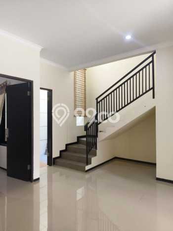 Disewakan! Rumah 4 Kamar Tidur &
4 Kamar Mandi di Surabaya Kota, Surabaya Disewakan! Rumah 4 Kamar Tidur &
4 Kamar Mandi di Surabaya Kota, Surabaya