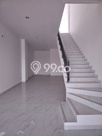 Ruko Kawasan Komersial Kawasan , Luas 337m2m², Siap Usaha Ruko Kawasan Komersial Kawasan , Luas 337m2m², Siap Usaha