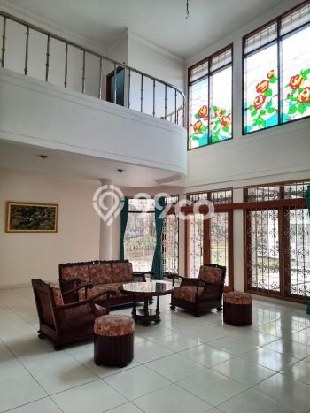 Rumah Mewah LB 600m2 Siap Pakai Desain Elegan di Cipaganti, Bandung Rumah Mewah LB 600m2 Siap Pakai Desain Elegan di Cipaganti, Bandung