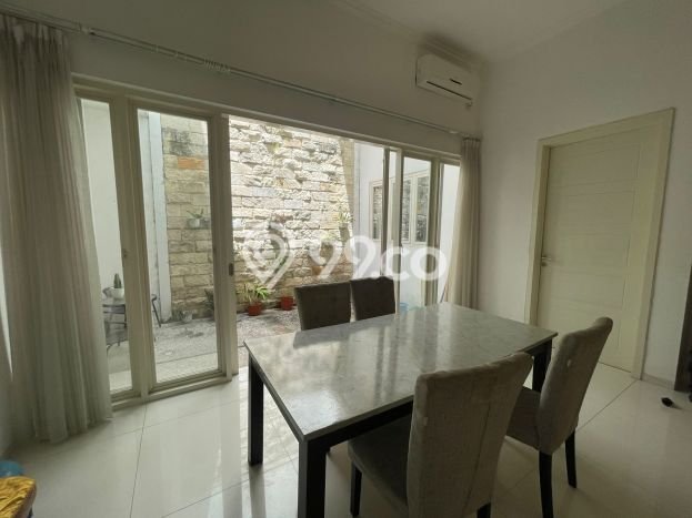 Jual Rumah Luas Megah Dengan View Cantik di Pakuwon City, Surabaya Jual Rumah Luas Megah Dengan View Cantik di Pakuwon City, Surabaya