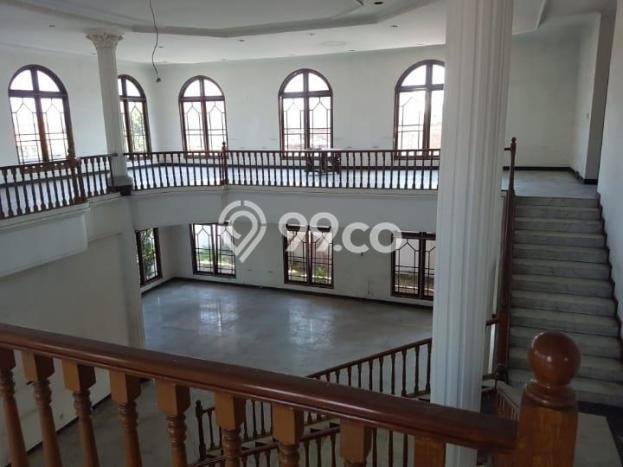 Rumah Elit Modern Tanpa Renovasi di Surabaya Kota Surabaya Rumah Elit Modern Tanpa Renovasi di Surabaya Kota Surabaya