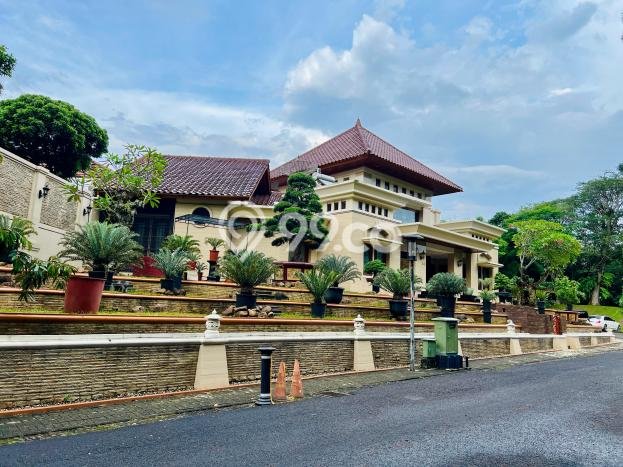 Dijual Rumah Premium dengan Fasilitas Sekitar Komplit di BSD, Tangerang Selatan Dijual Rumah Premium dengan Fasilitas Sekitar Komplit di BSD, Tangerang Selatan
