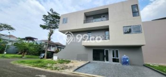 Jual Rumah Luas Megah Dengan View Eksklusif di Alam Sutera, Tangerang Jual Rumah Luas Megah Dengan View Eksklusif di Alam Sutera, Tangerang