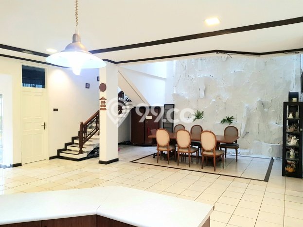Dijual Rumah Luas Elegan Dengan View Cantik di Pondok Indah, Jakarta Selatan Dijual Rumah Luas Elegan Dengan View Cantik di Pondok Indah, Jakarta Selatan