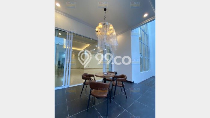 Hunian Elit LB 1050m2 Siap Pakai Desain Elegan di Pondok Indah, Jakarta Selatan Hunian Elit LB 1050m2 Siap Pakai Desain Elegan di Pondok Indah, Jakarta Selatan
