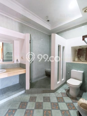 Rumah Luxury Modern Tanpa Renovasi di Pondok Indah Jakarta Selatan Rumah Luxury Modern Tanpa Renovasi di Pondok Indah Jakarta Selatan