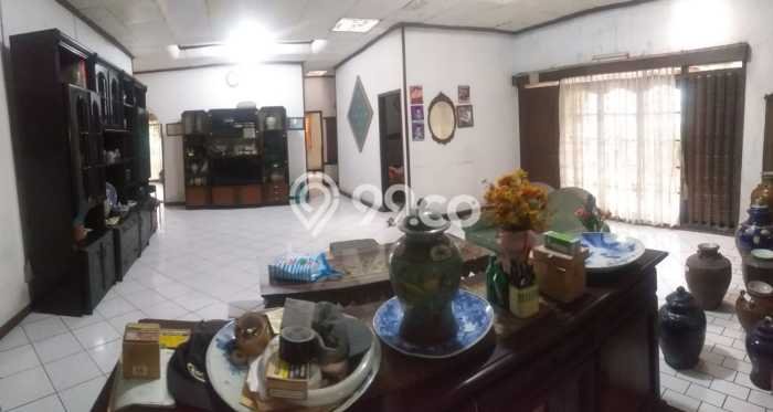 Rumah Mewah LB 600m2 Siap Huni Desain Elegan di Ciwastra, Bandung Rumah Mewah LB 600m2 Siap Huni Desain Elegan di Ciwastra, Bandung
