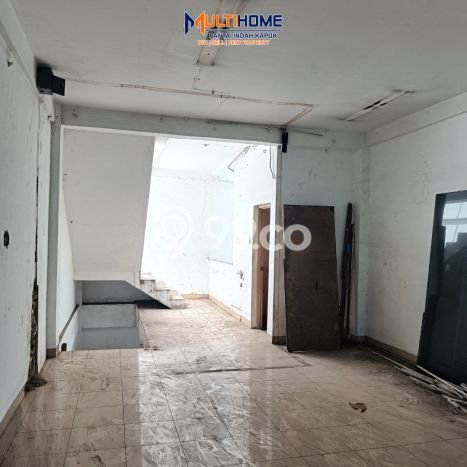 Ruko Dijual di Jakarta Pusat LT 67m2 & LB 230m2 Lokasi Terbaik! Ruko Dijual di Jakarta Pusat LT 67m2 & LB 230m2 Lokasi Terbaik!