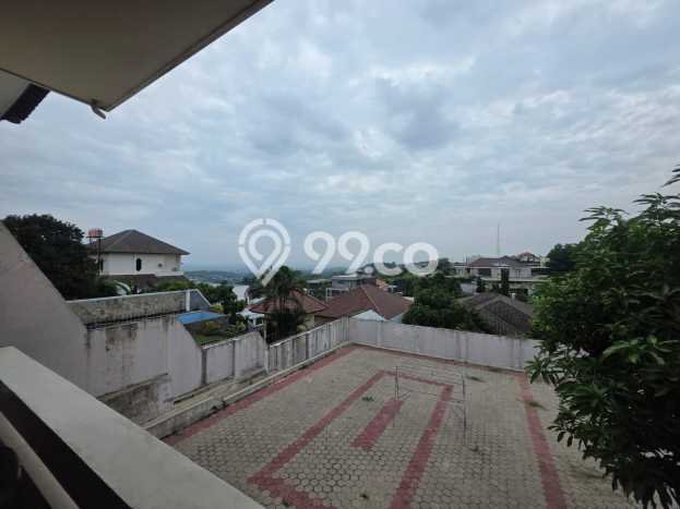 Rumah Mewah LB 395m2 Siap Huni Desain Elegan di Bukit Sari, Semarang Rumah Mewah LB 395m2 Siap Huni Desain Elegan di Bukit Sari, Semarang