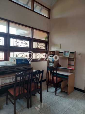Rumah Eksklusif Siap Huni LT 748m2 di Tembalang, Semarang Rumah Eksklusif Siap Huni LT 748m2 di Tembalang, Semarang