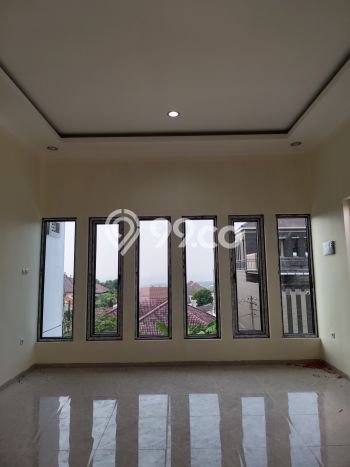 Hot Offer Hunian Mewah Ideal dan Luas di Banyumanik, Semarang Hot Offer Hunian Mewah Ideal dan Luas di Banyumanik, Semarang