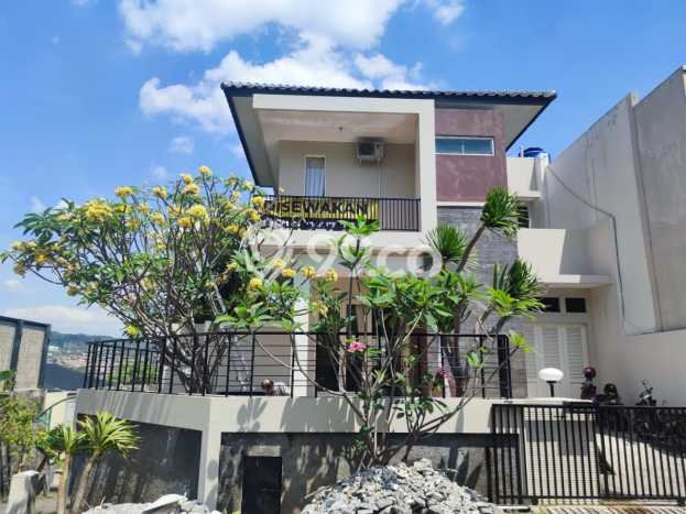 Rumah sewa siap pakai 4 Kamar Tidur di Candi Golf, Semarang Rumah sewa siap pakai 4 Kamar Tidur di Candi Golf, Semarang