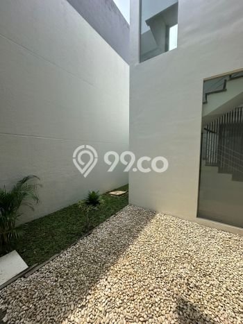 Rumah Mewah LB 350m2 Siap Huni Desain Elegan di Graha, Surabaya Rumah Mewah LB 350m2 Siap Huni Desain Elegan di Graha, Surabaya