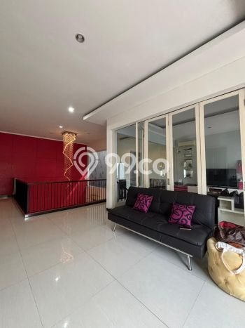 Rumah Elit LB 450m2 Siap Pakai Desain Elegan di Pakuwon Indah, Surabaya Rumah Elit LB 450m2 Siap Pakai Desain Elegan di Pakuwon Indah, Surabaya