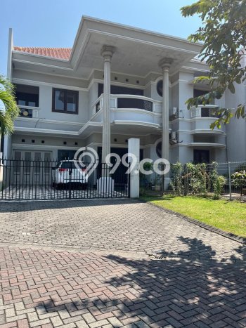 Rumah Elit Modern Tanpa Renovasi di Graha Surabaya Rumah Elit Modern Tanpa Renovasi di Graha Surabaya