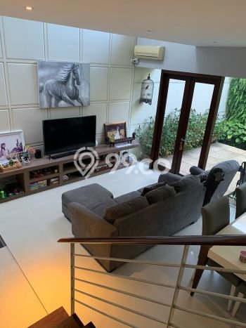Dijual Rumah Premium dengan Fasilitas Sekitar Komplit di Graha, Surabaya Dijual Rumah Premium dengan Fasilitas Sekitar Komplit di Graha, Surabaya