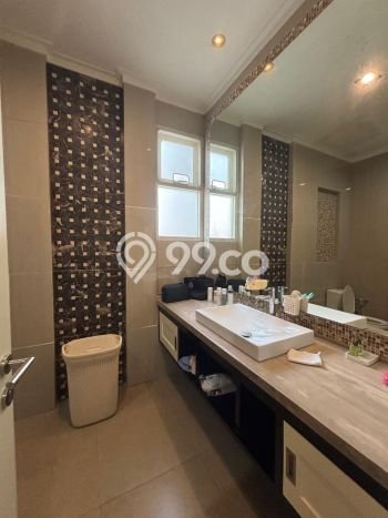 Rumah Elit LB 450m2 Siap Pakai Desain Elegan di Pakuwon Indah, Surabaya Rumah Elit LB 450m2 Siap Pakai Desain Elegan di Pakuwon Indah, Surabaya