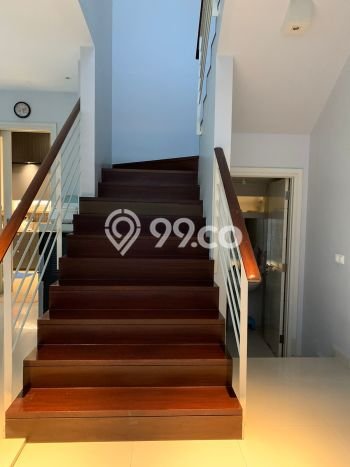 Dijual Rumah Premium dengan Fasilitas Sekitar Komplit di Graha, Surabaya Dijual Rumah Premium dengan Fasilitas Sekitar Komplit di Graha, Surabaya
