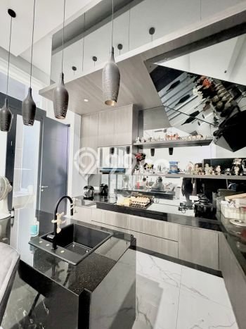 Rumah Elit LB 300m2 Siap Pakai Desain Elegan di Citraland, Surabaya Rumah Elit LB 300m2 Siap Pakai Desain Elegan di Citraland, Surabaya