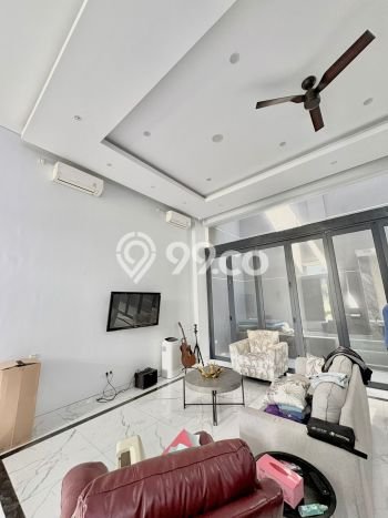 Rumah Elit LB 300m2 Siap Pakai Desain Elegan di Citraland, Surabaya Rumah Elit LB 300m2 Siap Pakai Desain Elegan di Citraland, Surabaya