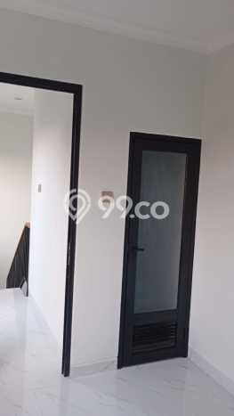 Rumah Modern Minimalis 4 Kamar Siap Huni di BSD Rumah Modern Minimalis 4 Kamar Siap Huni di BSD
