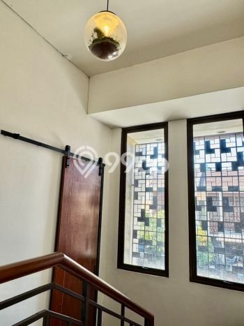 Hunian Eksklusif Siap Huni LT 160m2 di BSD, Tangerang Selatan Hunian Eksklusif Siap Huni LT 160m2 di BSD, Tangerang Selatan