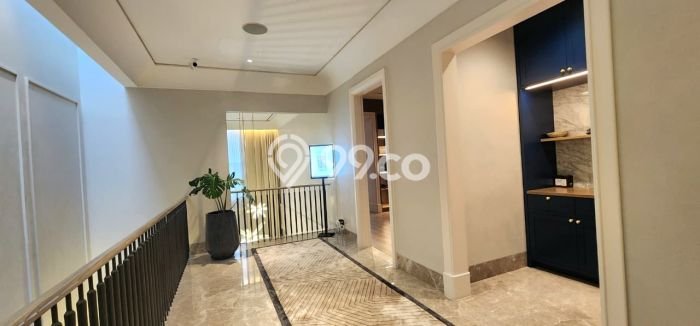 Rumah Mewah LB 398m2 Siap Pakai Desain Elegan di Alam Sutera, Tangerang Rumah Mewah LB 398m2 Siap Pakai Desain Elegan di Alam Sutera, Tangerang