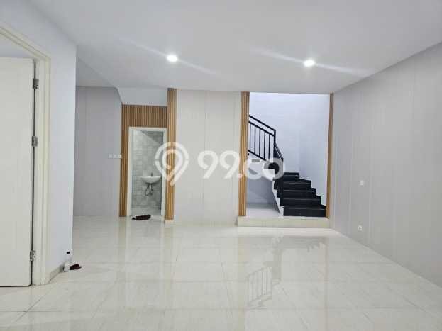 Rumah Modern Cantik 4 KT Bisa Langsung Pindah di BSD Rumah Modern Cantik 4 KT Bisa Langsung Pindah di BSD