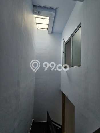 Rumah Modern Cantik 4 KT Bisa Langsung Pindah di BSD Rumah Modern Cantik 4 KT Bisa Langsung Pindah di BSD