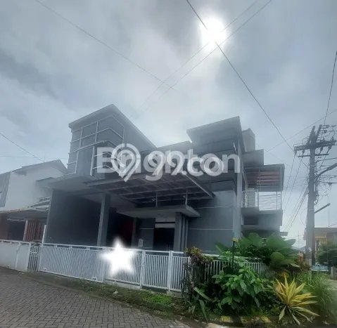 Dijual Rumah 6 Kamar Lokasi Ideal Nyaman dan Strategis di Lowokwaru Dijual Rumah 6 Kamar Lokasi Ideal Nyaman dan Strategis di Lowokwaru
