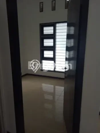 Rumah Tenang area , 2 KM, Luas 108m2m² LB 90m2m² Rumah Tenang area , 2 KM, Luas 108m2m² LB 90m2m²