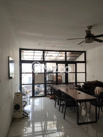 Ruko Dijual di Prime Area Jakarta Selatan Luas 250m2 Ruko Dijual di Prime Area Jakarta Selatan Luas 250m2