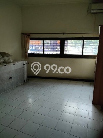 Ruko Disewa di Jakarta Pusat dengan LB 440m2 Area Komersial Ramai Ruko Disewa di Jakarta Pusat dengan LB 440m2 Area Komersial Ramai