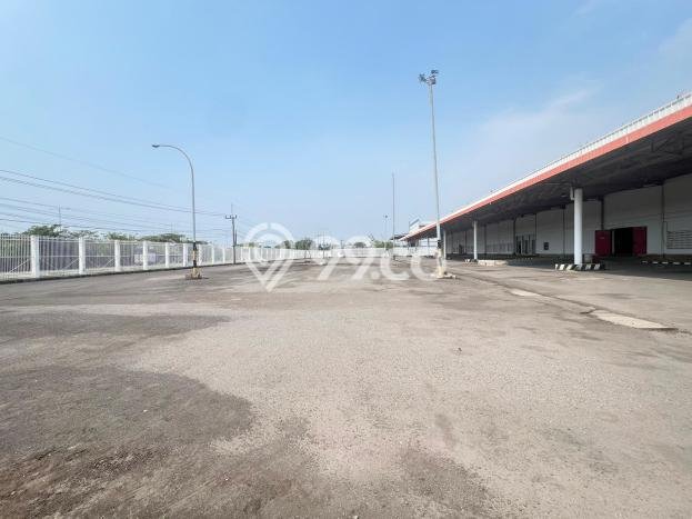 Pabrik Disewa di Surabaya dengan LB 9351m2 Area Komersial Ramai Pabrik Disewa di Surabaya dengan LB 9351m2 Area Komersial Ramai