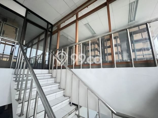 AREA PREMIUM! Kantor Kawasan Kapasan, Luas 940m2m², Kawasan Bisnis AREA PREMIUM! Kantor Kawasan Kapasan, Luas 940m2m², Kawasan Bisnis