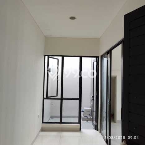 Siap Huni Rumah Mewah 4 Kamar di Cakung Dekat ke Mana Pun Siap Huni Rumah Mewah 4 Kamar di Cakung Dekat ke Mana Pun