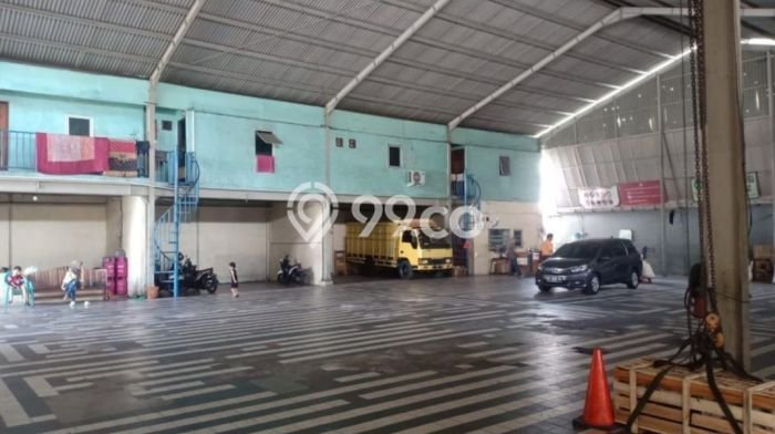 LOKASI STRATEGIS! Gudang Kawasan Slipi, Luas 895m², Pusat Bisnis, Jalan Utama LOKASI STRATEGIS! Gudang Kawasan Slipi, Luas 895m², Pusat Bisnis, Jalan Utama