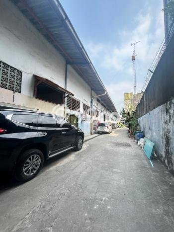 LOKASI PREMIUM! Pabrik di Slipi, Luas 2306m², Jalan Utama LOKASI PREMIUM! Pabrik di Slipi, Luas 2306m², Jalan Utama