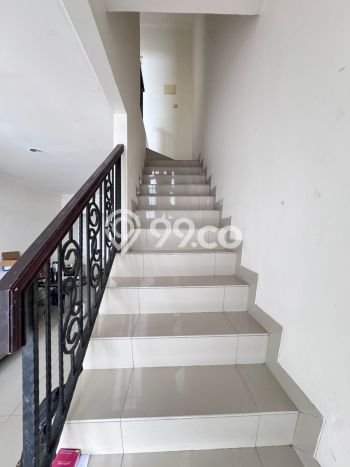 Rumah Luas Asri 2 KT Siap Huni di Green Lake City Jakarta Barat Rumah Luas Asri 2 KT Siap Huni di Green Lake City Jakarta Barat