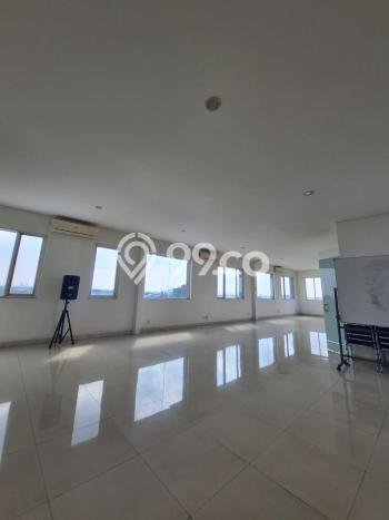 LOKASI PREMIUM! Kantor di Cipondoh, Luas 1762m², Jalan Utama, Kawasan Bisnis LOKASI PREMIUM! Kantor di Cipondoh, Luas 1762m², Jalan Utama, Kawasan Bisnis