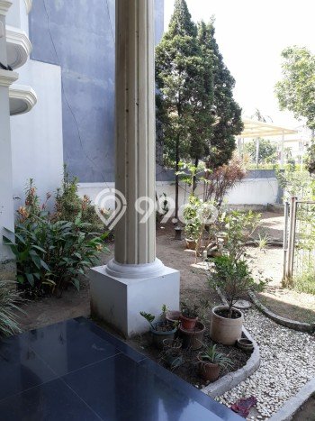 Jual Rumah Mewah Megah Dengan View Eksklusif di Graha, Surabaya Jual Rumah Mewah Megah Dengan View Eksklusif di Graha, Surabaya