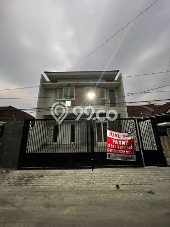 Rumah di Sutorejo, Surabaya, LT 135m2m² LB 170m2m² Rumah di Sutorejo, Surabaya, LT 135m2m² LB 170m2m²